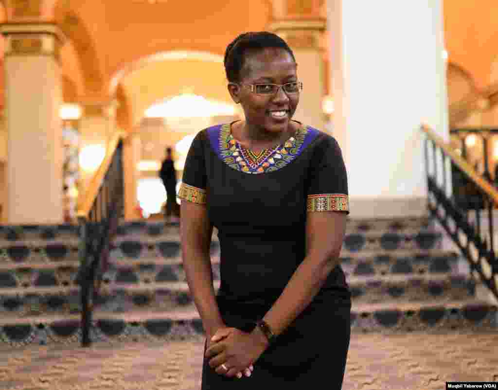 Liillii Kayivaaluu, Keeniyaa irraa 