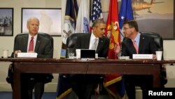 باراک اوباما ریاست جلسه گفتگو با شورای امنیت ملی خود در پنتاگون را بر عهده داشت.