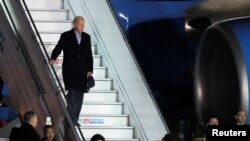 Президент Джо Байден посещает Польшу