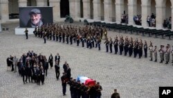 مراسم وداع با ژان پل بلموندو