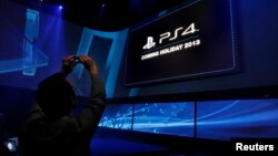 Según Sony, el PS4 es una "computadora supercargada" con capacidad de compartir sin esfuerzo experiencias interactivas. 