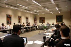 卡内基国际和平研究所举办中印关系座谈会(美国之音记者 钟辰芳拍摄)