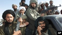 چرا معتصم آغاجان، در امارات تحت نظارت قرار گرفت