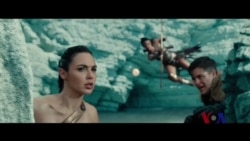 镜头前和镜头后的女超人们