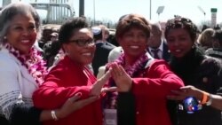 奥巴马与民权领袖并肩纪念”血腥星期天”