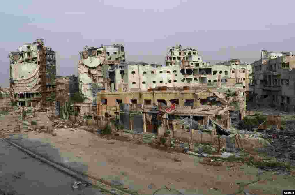 25일 시리아 내전으로 인해 폐허가 된 홈스시 전경. 