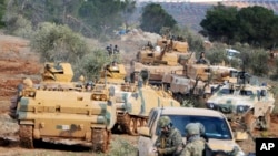 نیروهای ترکیه در یک ماه گدشته به شهر مرزی عفرین حمله کرده اند. 