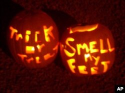 Kids' Halloween costumes are the ultimate in make-believe. In northern climes, they can also be quite flimsy for a chilly mid-autumn night.