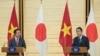 기시다 후미오 일본 총리(오른쪽)와 보 반 트엉 베트남 국가주석이 27일 도쿄에서 회담했다.