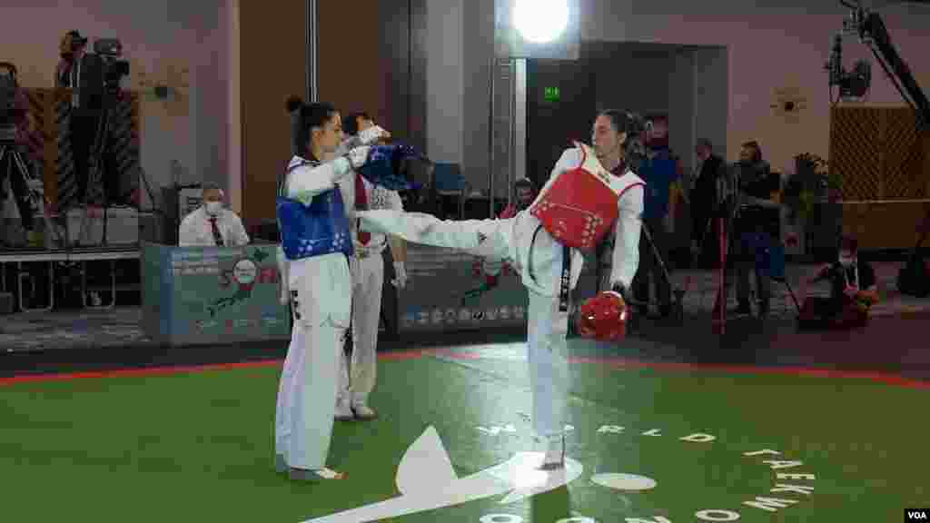 کیمیا علیزاده، دارنده مدال برنز المپیک‌۲۰۱۶ ریو‌، مقابل حریف یونانی خود سه بر یک شکست خورد.