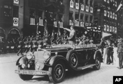 曾经载着希特勒通过柏林祝捷游行的奔驰车