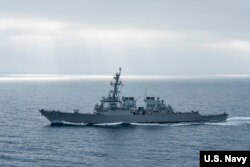 美军希金斯号驱逐舰2017年8月在太平洋上执行任务（美国海军图片）。