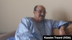 Le président du Congrès pour la Justice dans l’Azawad (CJA) Hamma Ag Mahamoud lors d’une interview avec Kassim Traoré de VOA Afrique à Bamako, Mali, 15 novembre 2016. VOA/Kassim Traoré
