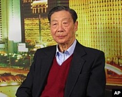 敢于公开批毛的茅于轼