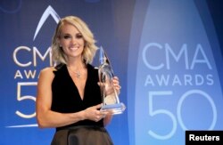 کری آندروود در مراسم اهدای جوایز موسیقی کانتری