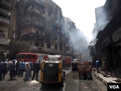 Local media estimates this fire destroyed hundreds of apartments and businesses among the roughly $45 million in property loses in Cairo on May 11, 2016. (VOA/Hamada Elrasam)