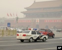 天安门前的警车