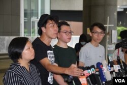 民阵总召集人岑子杰2019年6月24日在宣布G-20峰会“自由香港”集会的记者会上 （美国之音申华拍摄）