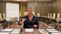 Seat Peker - kesayetiyê tarî yê di mediya civakî de rolê wî yê îdîayên li dij berpirsên Tirk heye