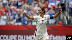 ABŞ-ın milli yığmasının oyunçusu Karli Lloyd