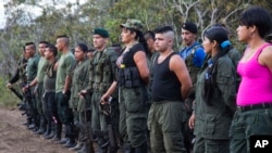 Kelompok pemberontak Kolombia, FARC di kamp mereka di Yari Plains, Kolombia, 17 September 2016 (Foto: dok).