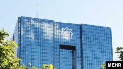 بانک‌ها و موسسات مالی اروپایی از ترس نقض تعدادی دیگری از محدودیت‌های واشنگتن علیه تهران، که هنوز پابرجاست، با احتیاط در برابر ایران عمل می‌کنند.