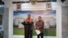 Menko Perekonomian Darmin Nasution (tengah) mengumumkan Paket Ekonomi 8 di kantor Presiden RI di Jakarta, Senin 21 Desember 2015 (Foto: VOA/Andylala)