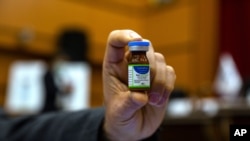 تصویری از واکسن کرونای ساخت ایران،‌ موسوم به «کووپارس رازی» (آرشیو)