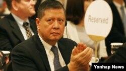 마르주키 다르수만 유엔 북한인권특별보고관이 19일 한국 서울에서 열린 '2016년 북한인권 국제심포지엄'에 참석했다.