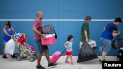 အာမာ ဟာရီကိန်းမုန်တိုင်းရှောင် ဖလော်ရီဒါ ဒေသခံများ