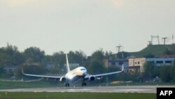 هواپیمای بوئینگ شرکت رایان ایر که از آتن برخاسته و از سوی بلاروس ردیابی شد