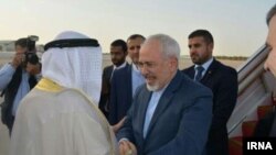 ورود محمدجواد ظریف وزیر امور خارجه به کویت برای شرکت در نشست وزیران خارجه سازمان همکاری های اسلامی - ۵ خرداد ۱۳۹۴ 