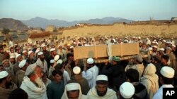 د فاټا ريسرچ سنټر دشمېرو ترمخه په وژل شوو کې 8 د امنيتي ادارو غړي، 12 وسله وال او 14 عام وګړي شامل دي