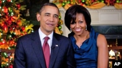 奥巴马夫妇祝美国各个家庭圣诞节快乐