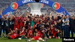 Football Soccer - Portugal v France - EURO 2016 - Final - Stade de France, 10/7/16