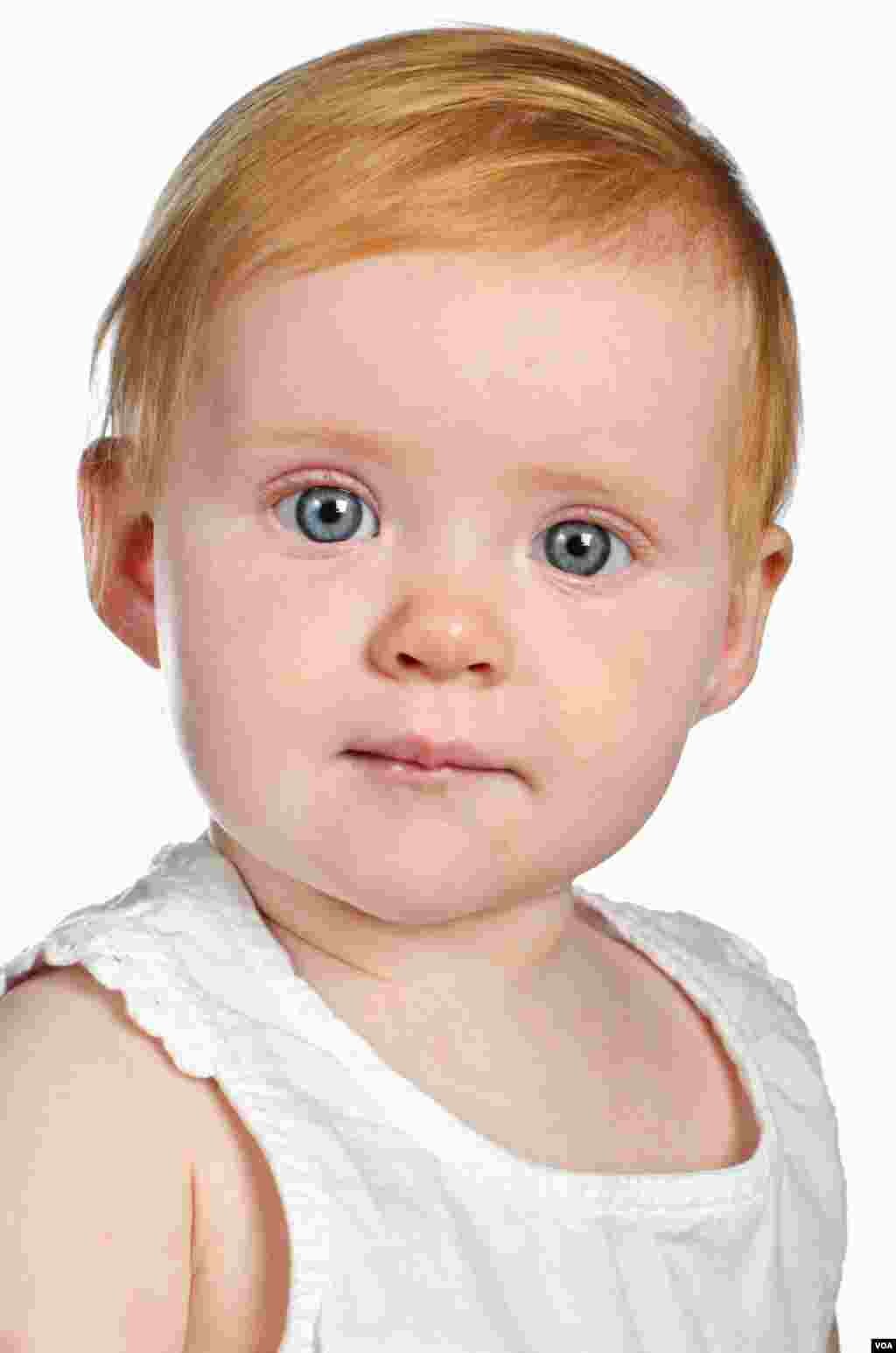 Bayi berambut merah yang dipotret Pokroy. (Foto: A. Pokroy) 