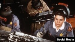 Hərbi sənaye sahəsində çalışan amerikalı qadınlar