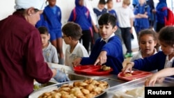 Tədqiqatlar göstərir ki, nəfislərinə nəzarət etməyi bacaran uşaqlar gələcək həyatın çətinliklərinə daha hazırlıqlı olur.