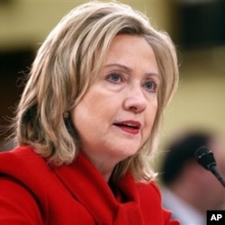 Libye : Kadhafi gagne du terrain et la communauté internationale envisage des mesures