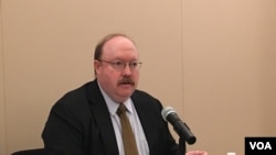 国际评估与战略中心研究员费舍尔(美国之音钟辰芳拍摄)