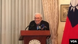 前美国众议院外委会亚太小组委员会主席沃尔夫2019年3月6日参加双橡园启动《台湾关系法》40周年活动仪式（美国之音钟辰芳拍摄）
