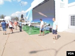 2014年莫斯科郊外一个俄罗斯武器展览上展出的各种导弹。