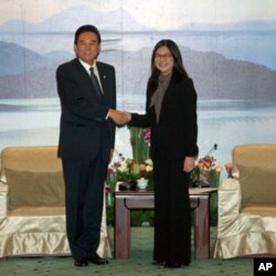 台湾陆委会主委赖幸媛会见陈云林