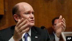 크리스 쿤스 민주당 상원의원.