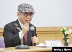 지난 21일 서울 건국대학교 법학관에서 개최한 '석학초청강연회'에서 한완상 전 부총리가 '격변하는 세계정세와 한반도 평화'를 주제로 강연하고 있다.