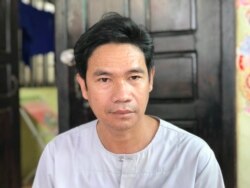 លោក ពិន ពៅ​ បានប្រាប់វីអូអេថា លោកព្រួយបារម្ភ​អំពីការគ្មានលុយ​សង​បំណុល​ធនាគារ​ ខណៈចំណូលរបស់លោកបានថយចុះ ដោយសារការឆ្លងរាតត្បាតនៃវីរុសកូរ៉ូណា ខេត្តសៀមរាប ថ្ងៃទី១៧ ខែមីនា ឆ្នាំ២០២០ ។ (ហ៊ុល រស្មី​/VOA)