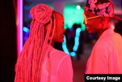 رفیکی، فیلمی از کنیا در بخش مسابقه، که دولت کنیا نمایش آن را ممنوع کرد