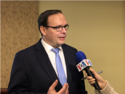 德国新疆问题学者郑国恩（美国之音李逸华拍摄）