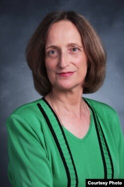 明尼苏达大学新闻伦理与法学教授简•柯特利(Jane Kirtley)