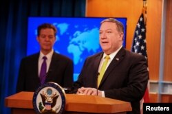 美国国务卿蓬佩奥和国务院负责宗教自由事务的无任所大使山姆·布朗拜克2018年5月29日共同发表《世界宗教自由年度报告》。